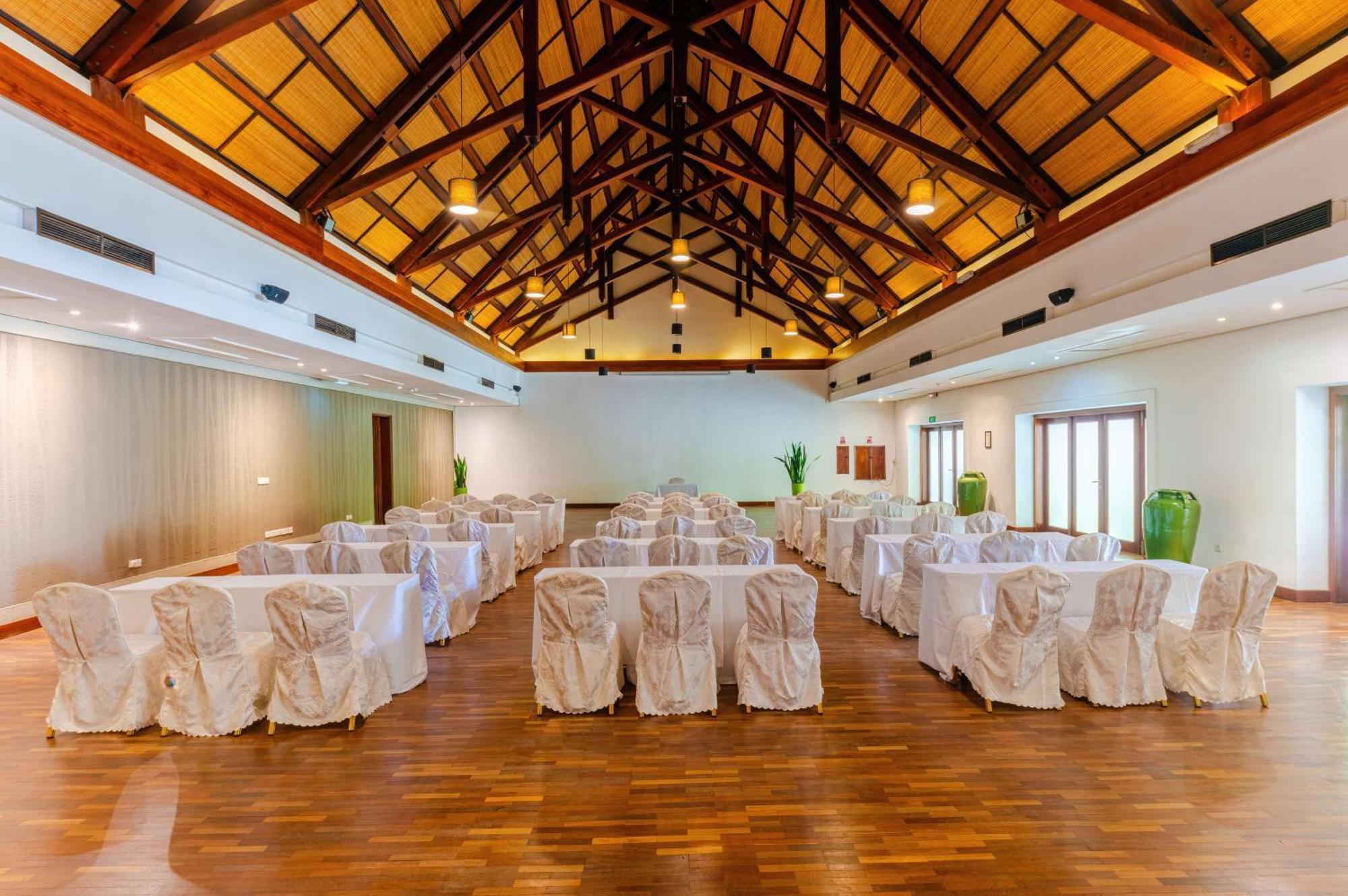 Crystals Beach Resort Belle Mare, A Member Of Radisson Individuals Palmar Luaran gambar