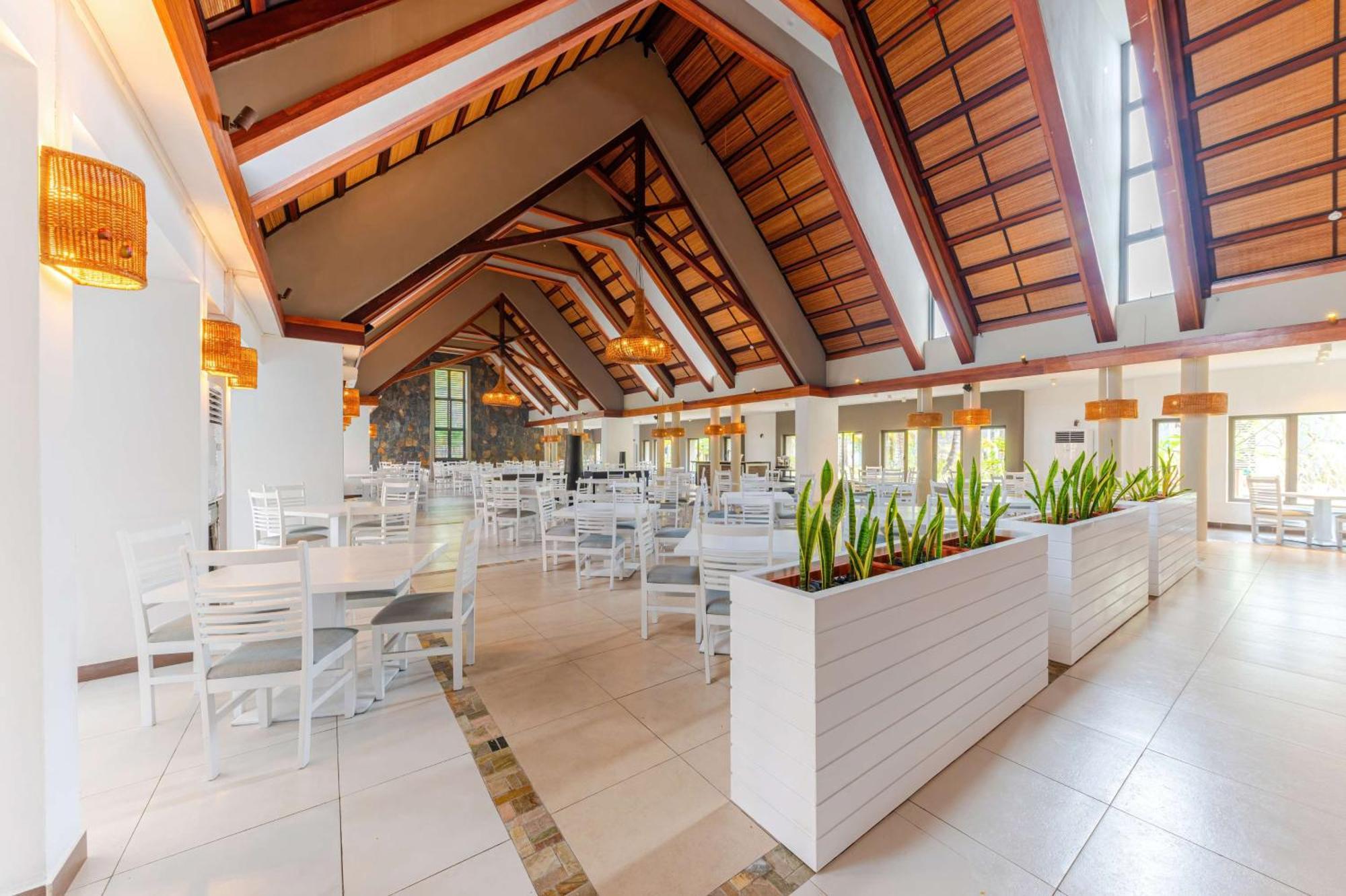 Crystals Beach Resort Belle Mare, A Member Of Radisson Individuals Palmar Luaran gambar